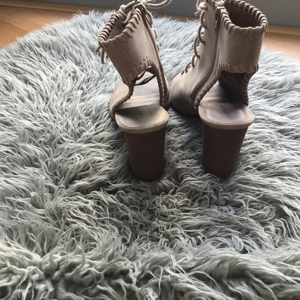 SALE๐ฅ String-up, heeled sandals - Picture 4 of 5